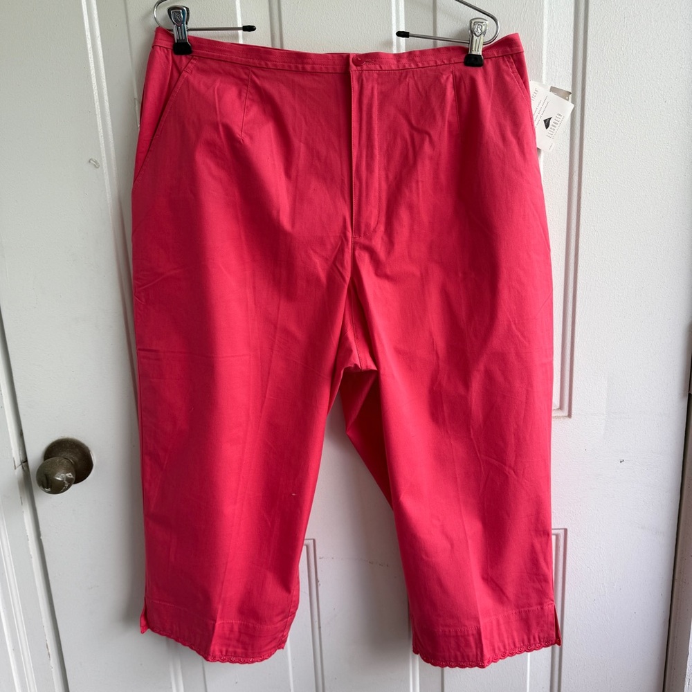 Elisabeth Sports Capri Pants –‎ Women’s Size 16